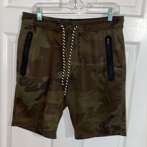 American Eagle Men’s shorts size Medium